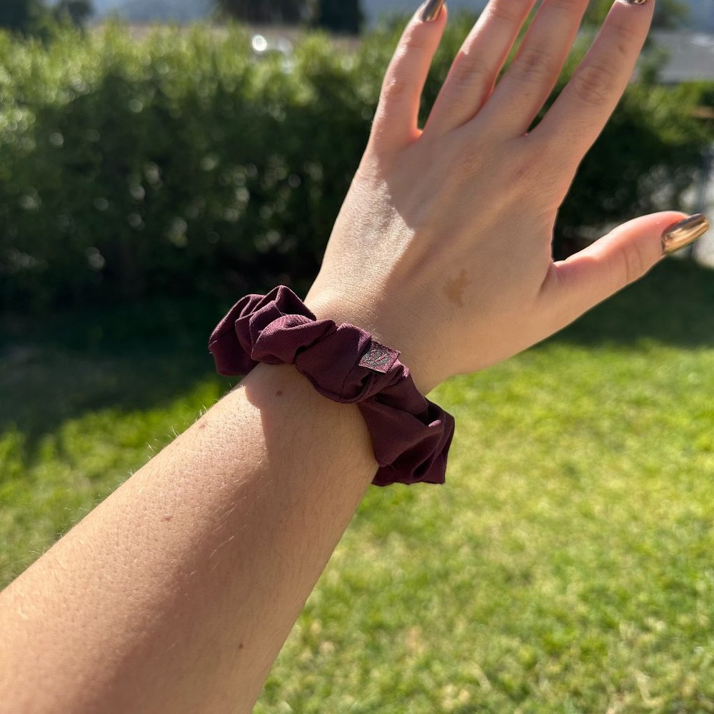 Lululemon scrunchie